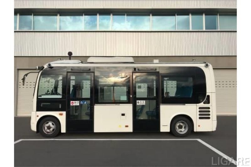 愛知製鋼ら、中部国際空港で磁器マーカを使った自動運転バスを検証