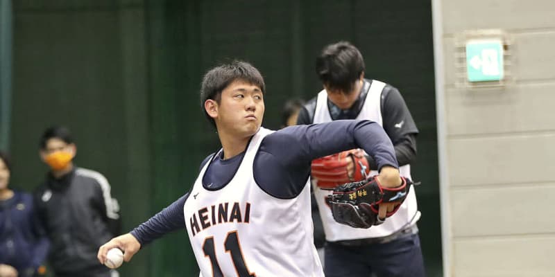 巨人1位の平内がブルペン入り 1軍キャンプ 4位の伊藤優輔も