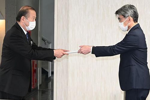 有機フッ素化合物検出で普天間飛行場立ち入りを要請　松川宜野湾市長