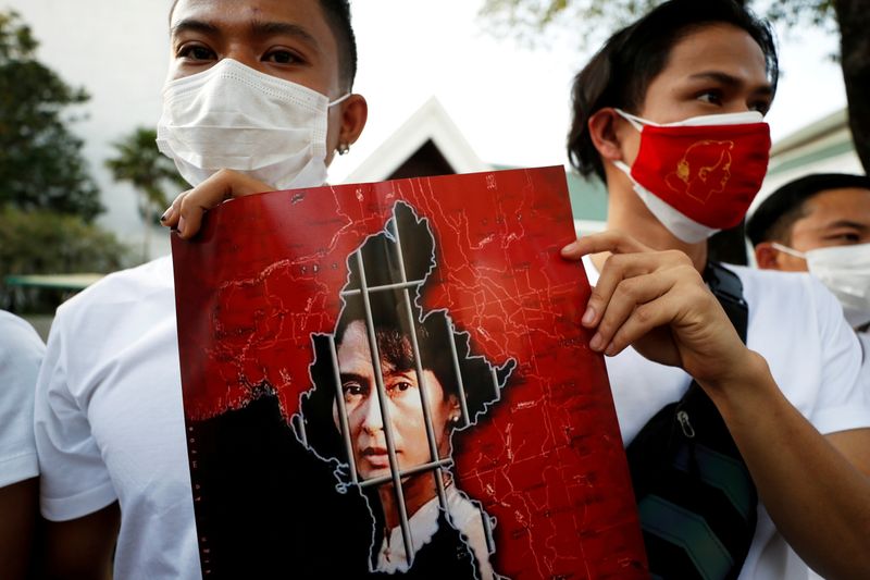 ミャンマー当局、スー・チー氏を輸出入法違反で訴追