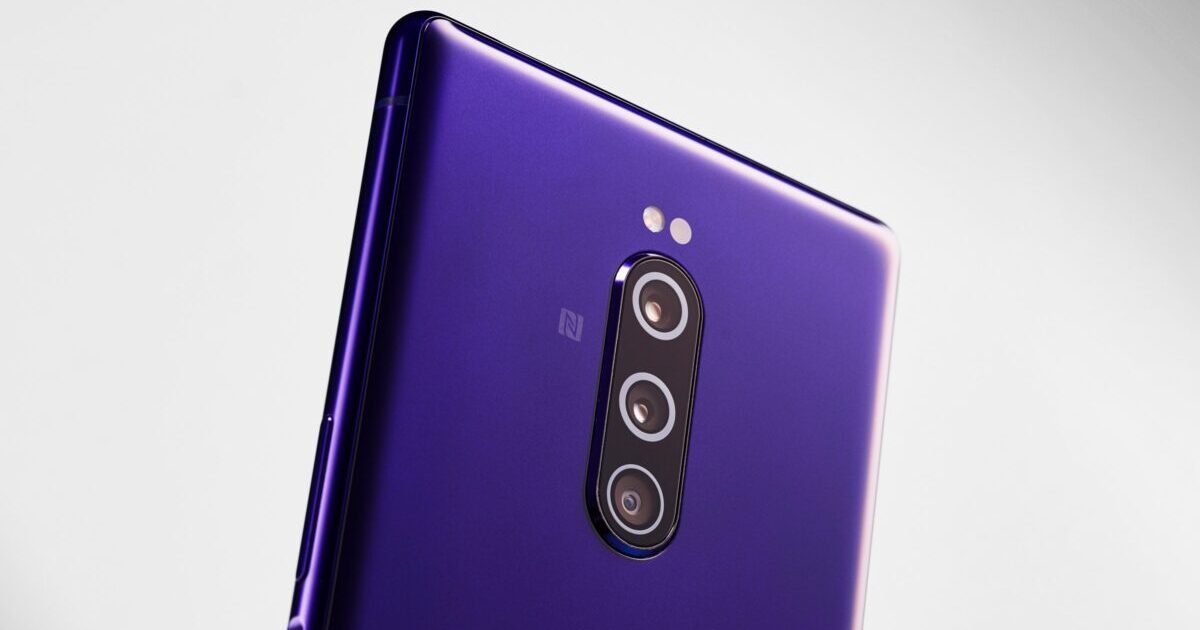完全にフラットなレンズを実現する技術が スマートフォンのカメラに革新をもたらそうとしている