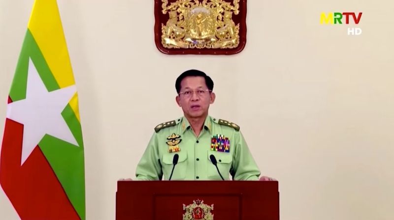 ミャンマー軍トップ、再選挙と権限移譲を約束 デモけん制
