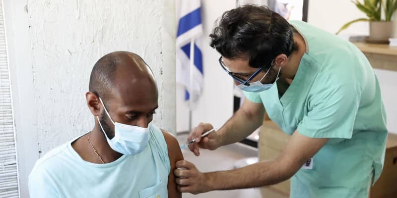 イスラエル、外国人へも接種開始　コロナワクチン、難民申請者も