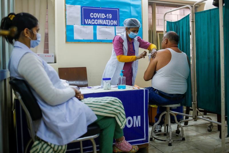 インド、新型コロナのワクチン接種加速へ