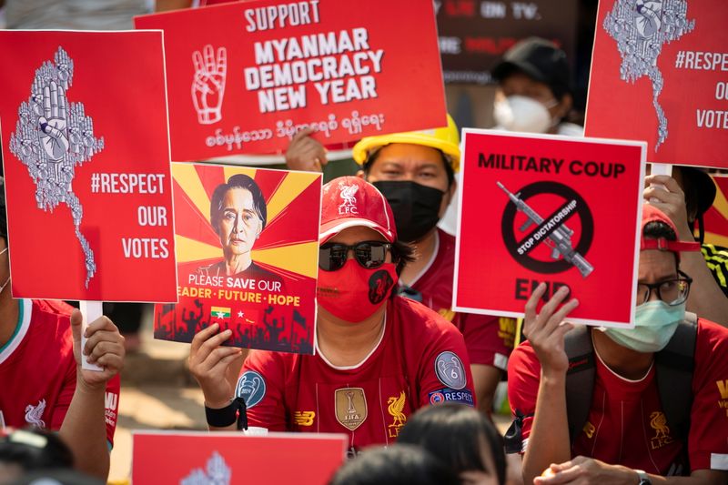ミャンマーでデモ参加者に発砲、2人死亡　欧米が一斉に非難