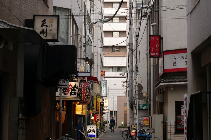 静かな兜町、実感なき日経平均3万円　客減少に苦しむ飲食店