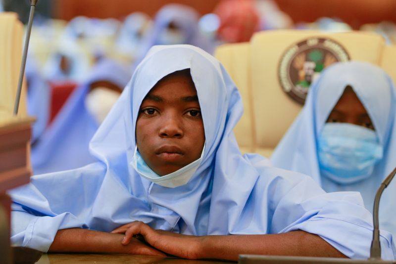 武装集団拉致の女子生徒、全員解放　ナイジェリア