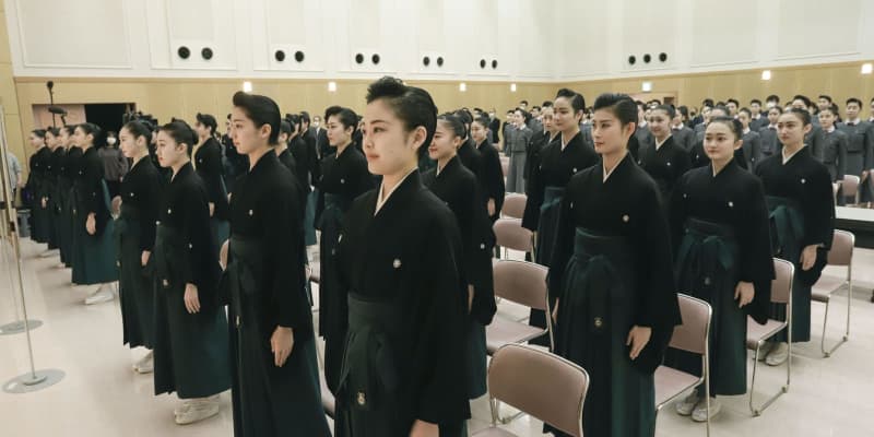 宝塚音楽学校、39人が卒業式　コロナ禍でも芸磨き、門出
