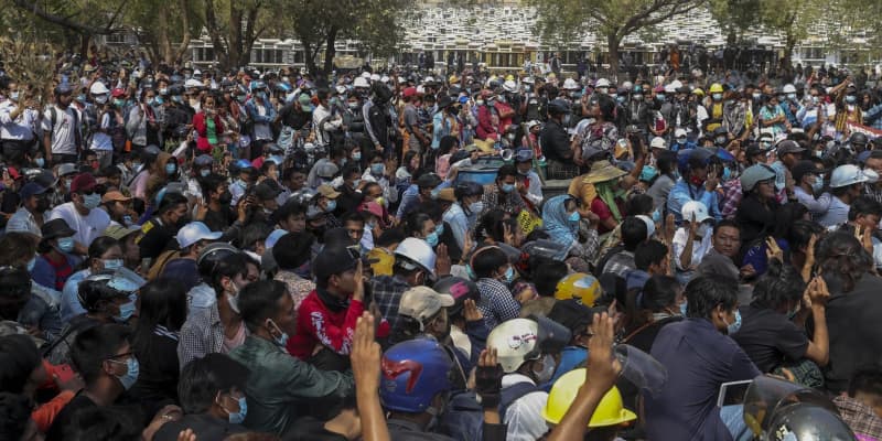 ミャンマー国軍、救急隊員標的に　殴打映像公開
