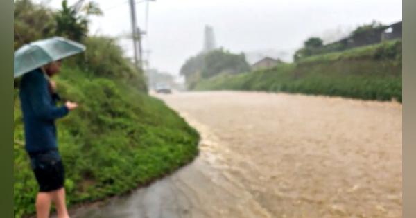 ハワイのマウイ島でダム決壊、住民に避難命令