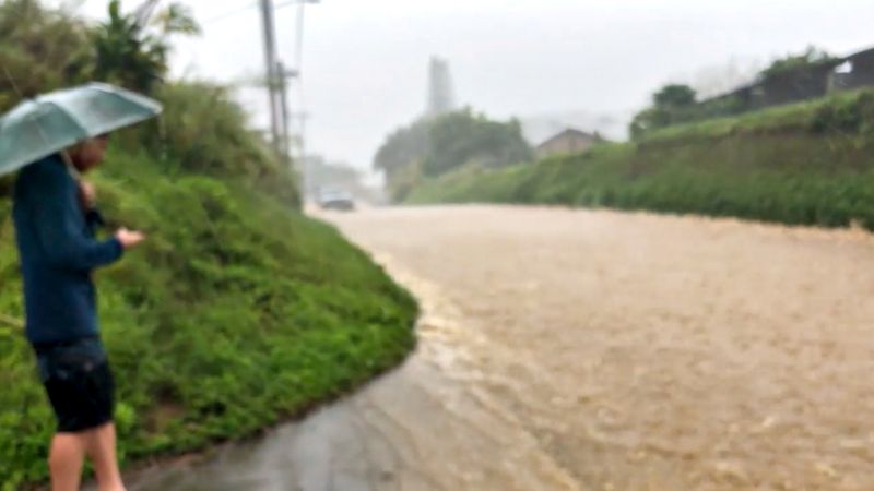 ハワイのマウイ島でダム決壊、住民に避難命令