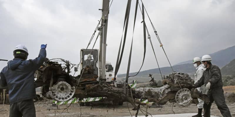 火砕流の被災車両を展示用に設置　普賢岳30年で取材拠点を整備