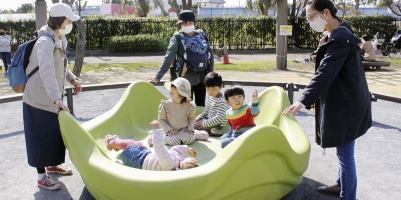 誰もが遊べる公園に、藤沢市　「インクルーシブ遊具」完成