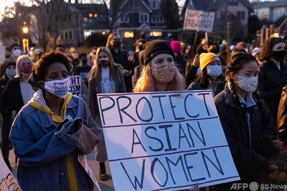 人種差別か、女性差別か？ アジア系女性ら被害の銃撃事件の波紋 米