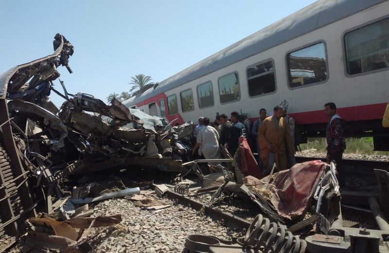 エジプト列車衝突事故、少なくとも32人死亡　165人負傷