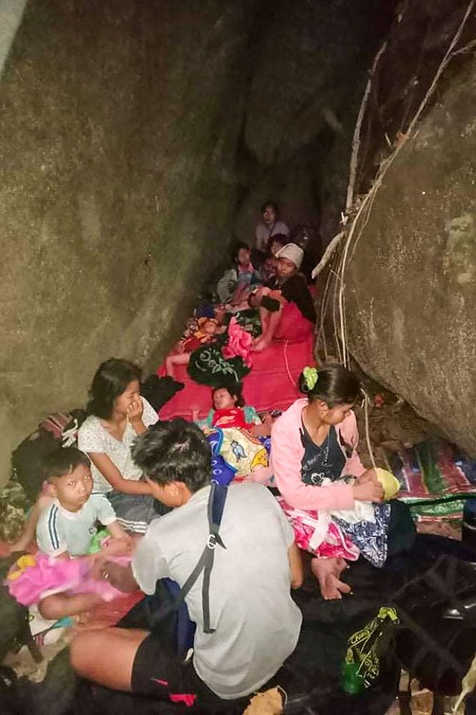 タイ、越境者を強制退去　ミャンマー国軍の空爆から避難
