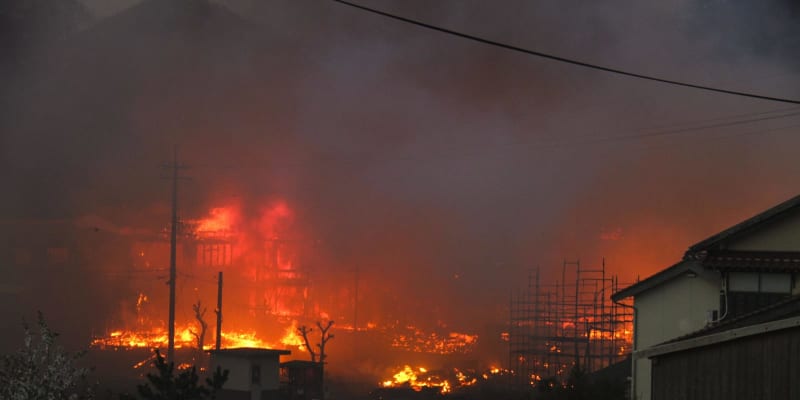 松江で火事、15棟以上延焼　漁港近くの住宅密集地