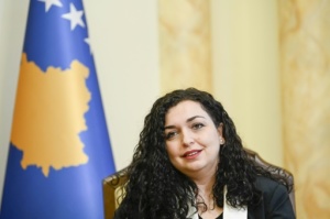 コソボ大統領に改革派オスマニサドリウ氏、３８歳女性：時事ドットコム