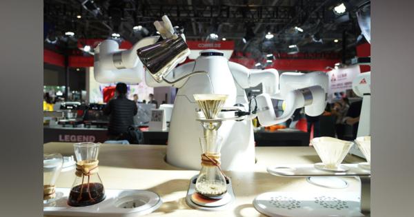 上海コーヒー文化ウイーク、ＡＩ搭載の「コーヒーロボット」が登場