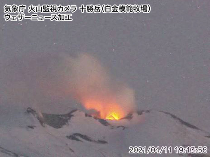 火山　十勝岳で火映を連日確認　北海道