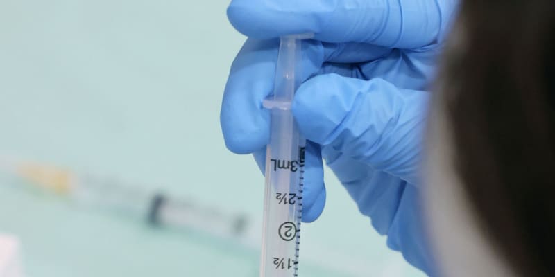 ワクチン接種の60代女性が死亡　脳出血、因果関係評価へ