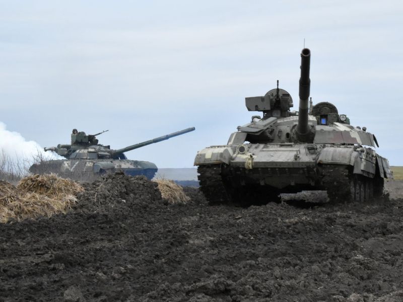 ロシアが黒海で軍事演習、ウクライナ軍も訓練で対抗　緊張高まる