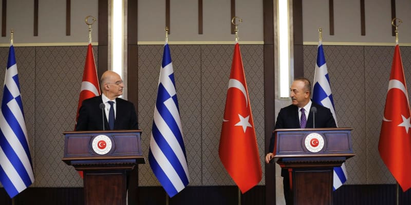 トルコ、ギリシャ非難応酬　外相会談後の記者会見で