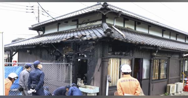 有形文化財の小城駅で火災、佐賀　外壁の一部焼く