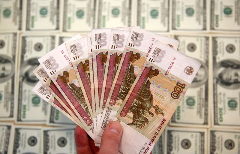 ロシア、米制裁受け2021年の国債発行を114億ドル減額へ