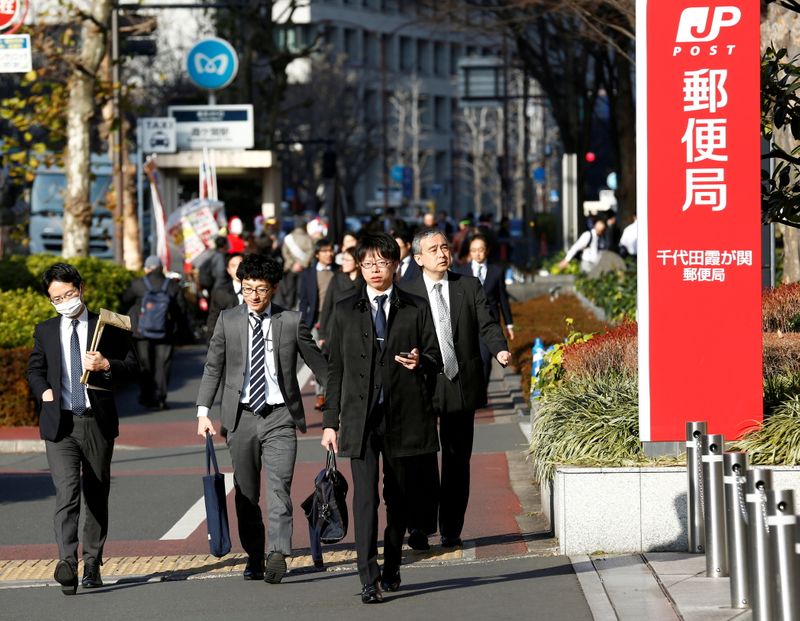 日本郵政と東電が戦略的提携、脱炭素で　郵便局に太陽光発電導入