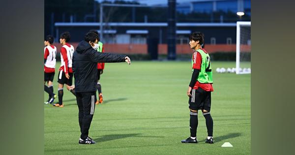 「具体的で、ハッとなる」U-17日本代表が中村憲剛の助言に目がキラキラ“欧州よりJリーグを観る”スマホ世代