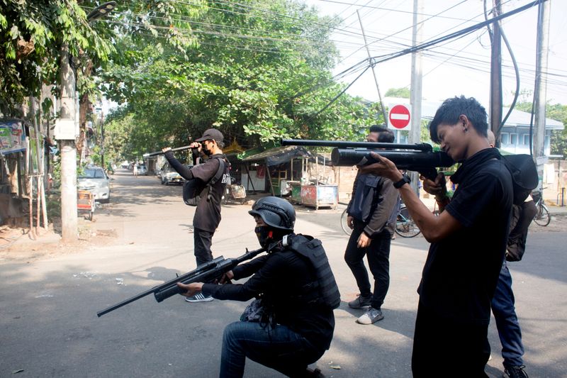 ミャンマー民主派、「防衛隊」設立を宣言　国軍に対抗