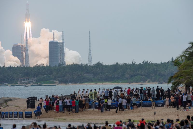 中国のロケット残骸、公海上に落下する可能性＝環球時報