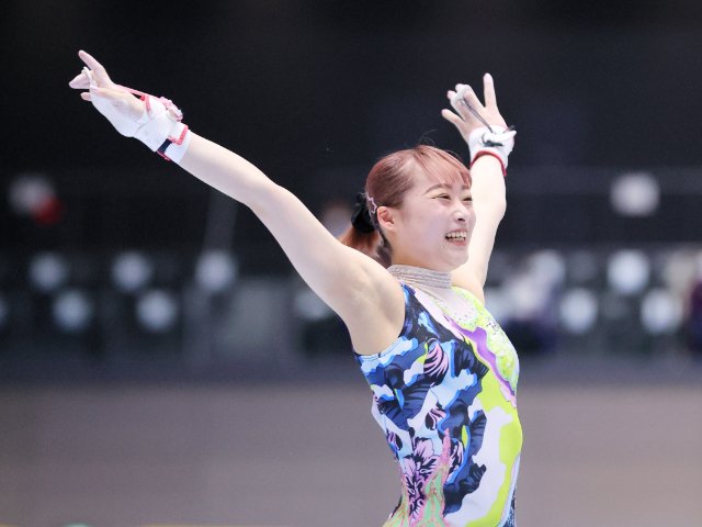 平岩優奈は緑髪で登場 全日本ピンク、NHK杯オレンジからまた変身