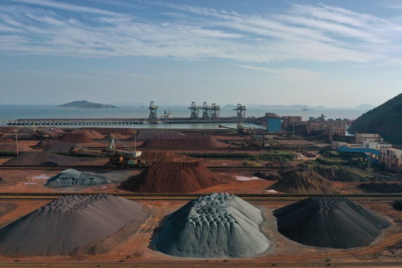 中国の商品取引所、鉄鉱石価格の上昇抑制に向けた措置実施