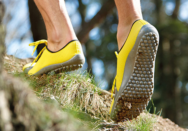 裸足で歩く感覚 が楽しめるハンドメイドシューズ Leguano Aktiv