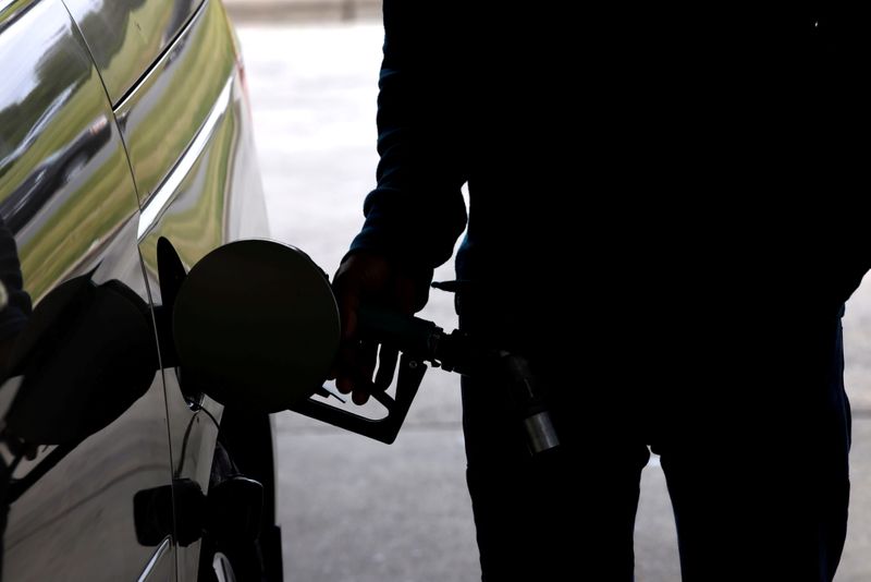 米ガソリン小売価格が7年ぶり高値、南東部のガソリン不足継続
