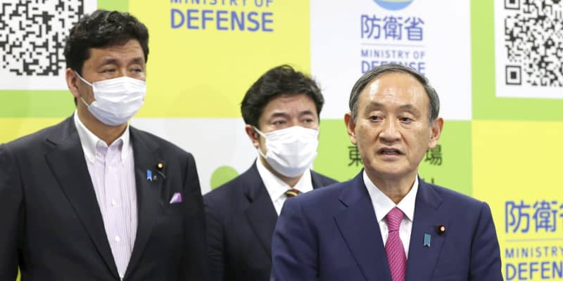 首相「自衛隊らしく整然」　大規模接種センター東京会場視察