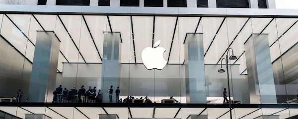 アップルに珍しい「売り」判断、iPhone減速をニュー・ストリート予想