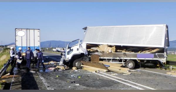 トラックが正面衝突、2人死亡　滋賀・高島の国道