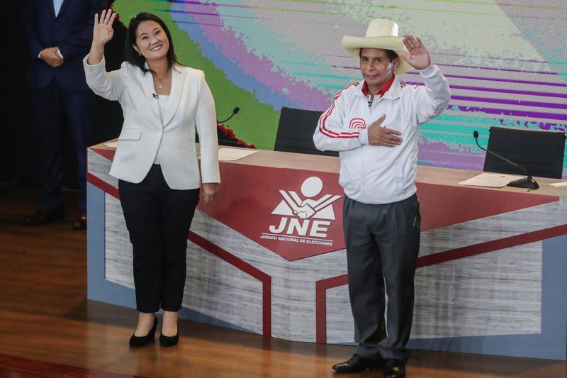 ペルー大統領選、決選2候補が接戦の様相＝世論調査