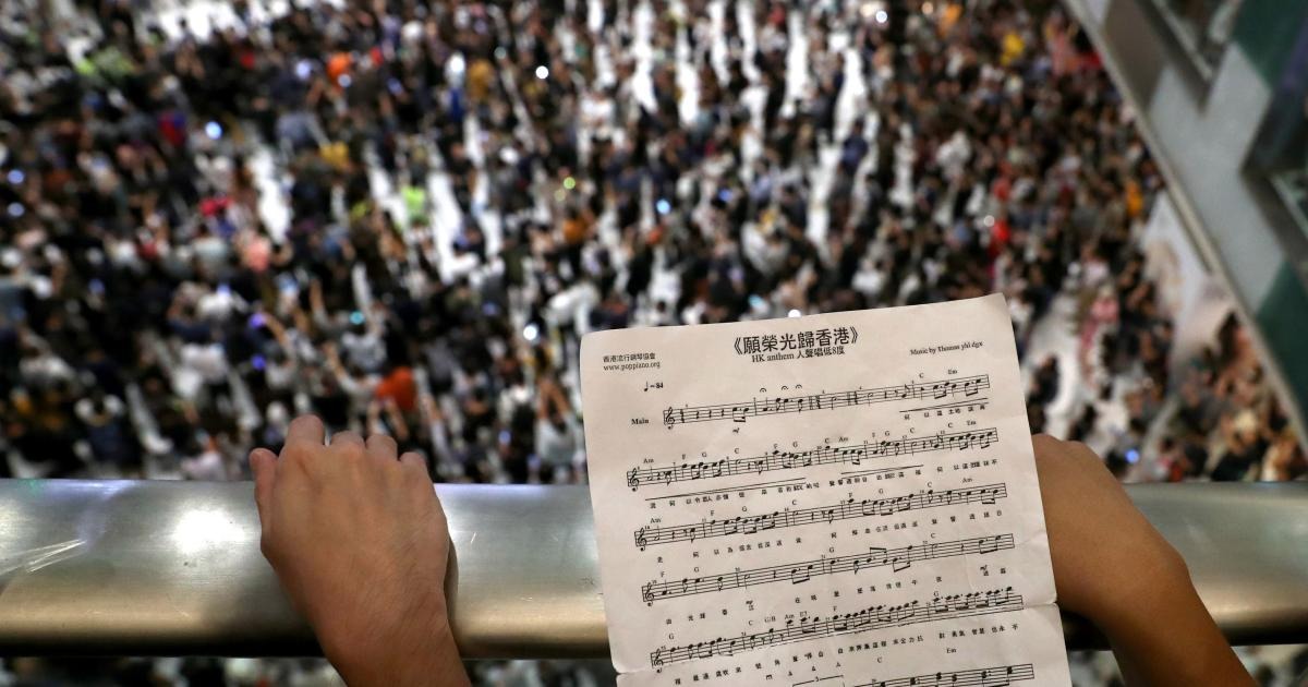Borders： 香港アイドルの「抗議の歌」