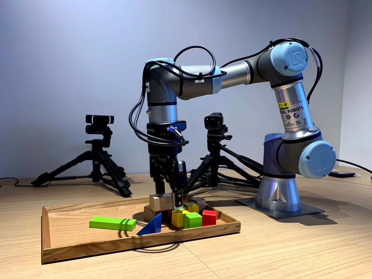 アスラテック、クラウド型のロボット制御プラットフォーム「Asratec Cloud Robot System」を発表