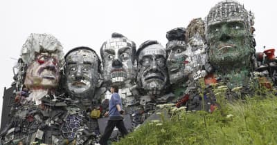 G7首脳らの顔、廃棄物アートに　電子機器のリサイクル訴える