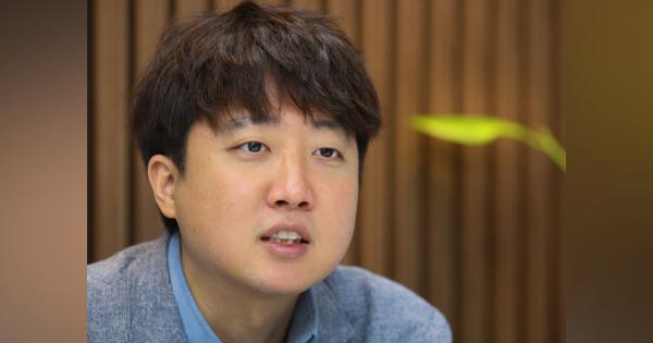 韓国最大野党代表に３６歳李俊錫氏　「刷新」印象付け：時事ドットコム