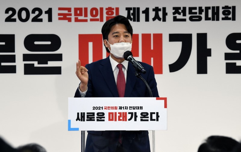 韓国最大野党、36歳起業家を代表に選出　来年の大統領選に向け