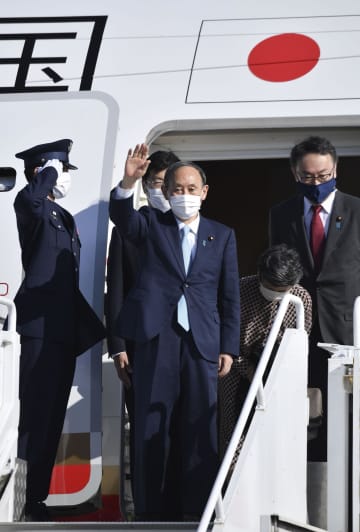 菅首相が英から帰国の途　G7サミット終える