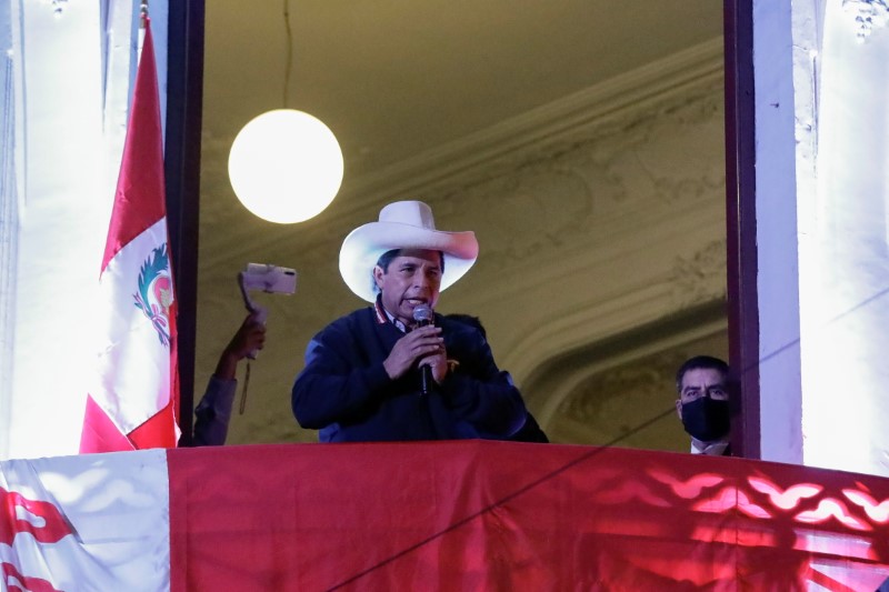 ペルー大統領選、急進左派候補が過半数獲得　フジモリ氏は不正訴え