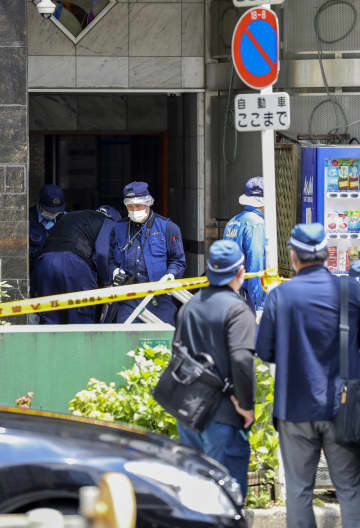 死亡女性は店経営の25歳、大阪　府警、殺人の疑いで捜査