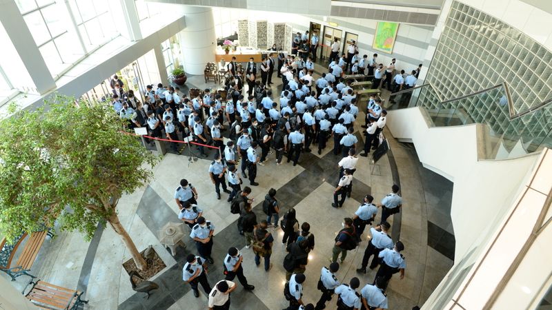 香港紙幹部5人逮捕、国安法違反で　米欧が懸念表明